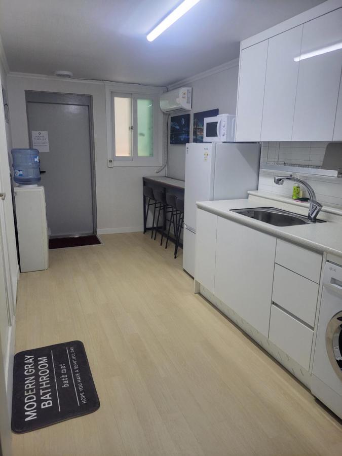 Brand New 2 Bedroom Apartment #6 Сеул Экстерьер фото